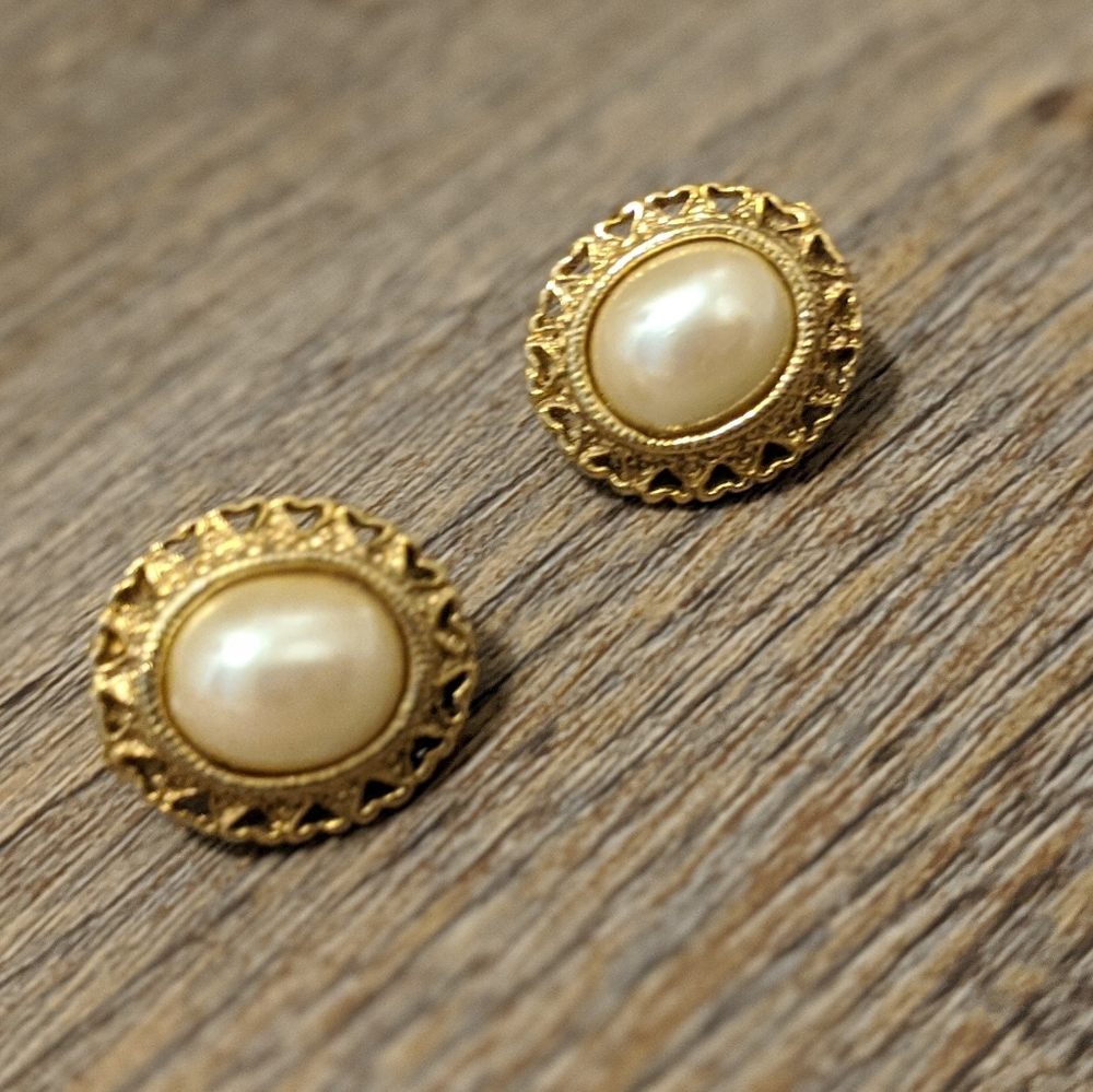 Vintage Antique Gold and Pearl Clip On Earrings